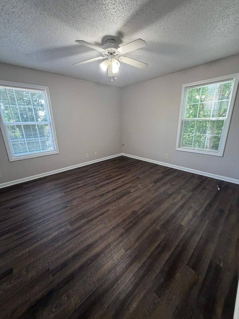 Apartment for rent at 164 Lexington Dr, Clarksville, TN 37042