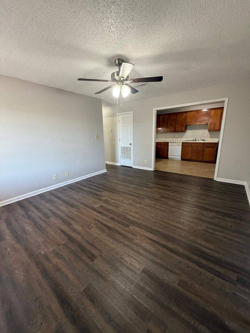 Apartment for rent at 164 Lexington Dr, Clarksville, TN 37042