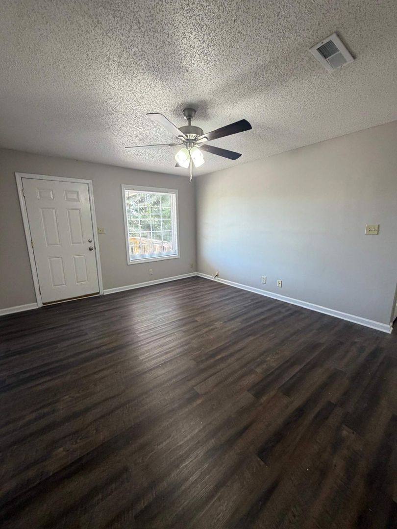 Apartment for rent at 164 Lexington Dr, Clarksville, TN 37042