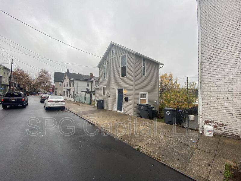 House for rent at 266 S 2nd St, Harrisburg, PA 17113