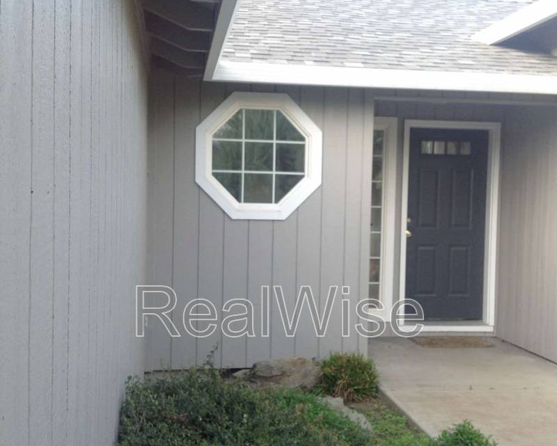 House for rent at 804 Corey, Phoenix, OR 97535