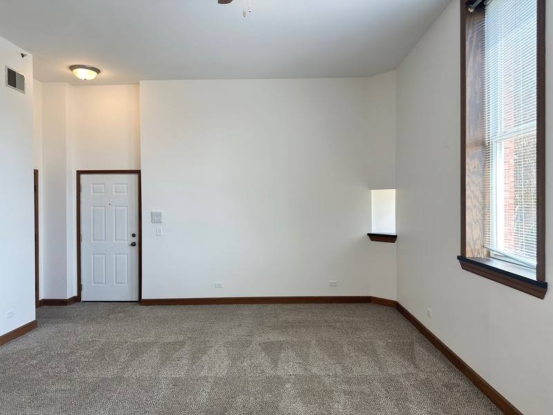 Apartment for rent at 730 N Seminary Ave #2A, Woodstock, IL 60098