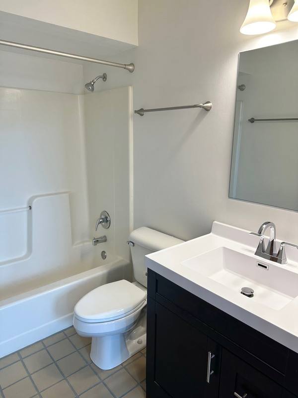 Apartment for rent at 730 N Seminary Ave #2A, Woodstock, IL 60098