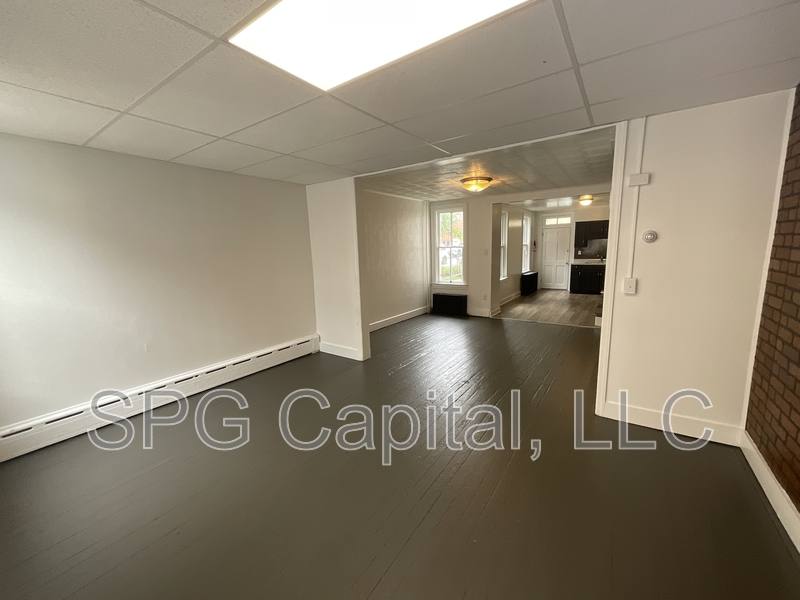 19 S Lee St, York, PA 17403 - House for Rent - Image 2