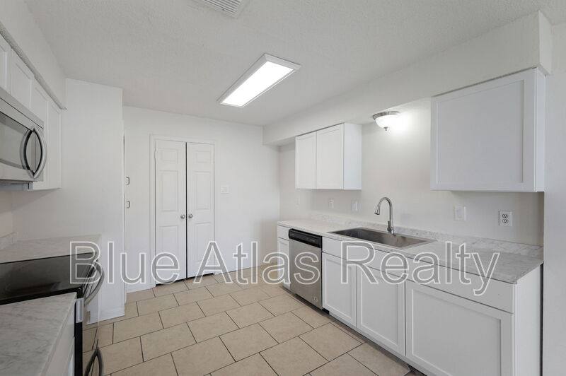 House for rent at 701 Via Del Mar, Mesquite, TX 75150