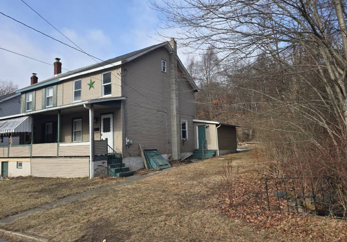 House for rent at 83 Andrewsville St, Lansford, PA 18232
