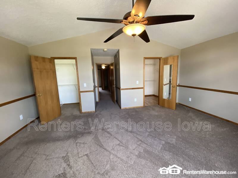 Townhouse for rent at 737 Kitterman Circle, Norwalk, IA 50211