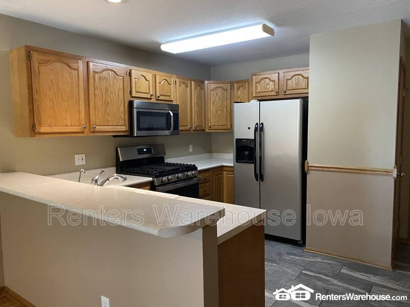 Townhouse for rent at 737 Kitterman Circle, Norwalk, IA 50211