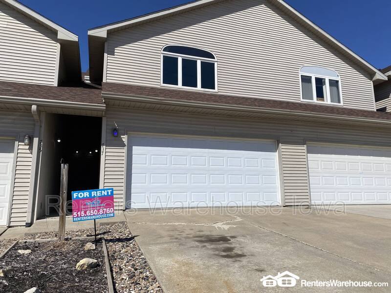 Townhouse for rent at 737 Kitterman Circle, Norwalk, IA 50211