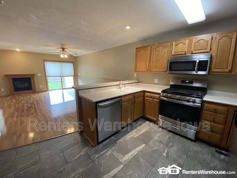 Townhouse for rent at 737 Kitterman Circle, Norwalk, IA 50211