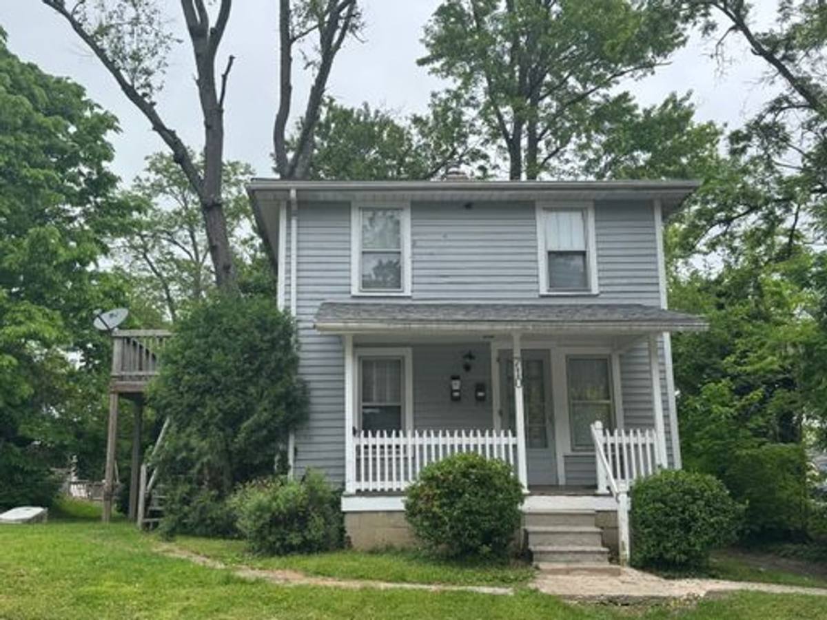 Apartment for rent at 710 N Lincoln St, Bloomington, IN 47408