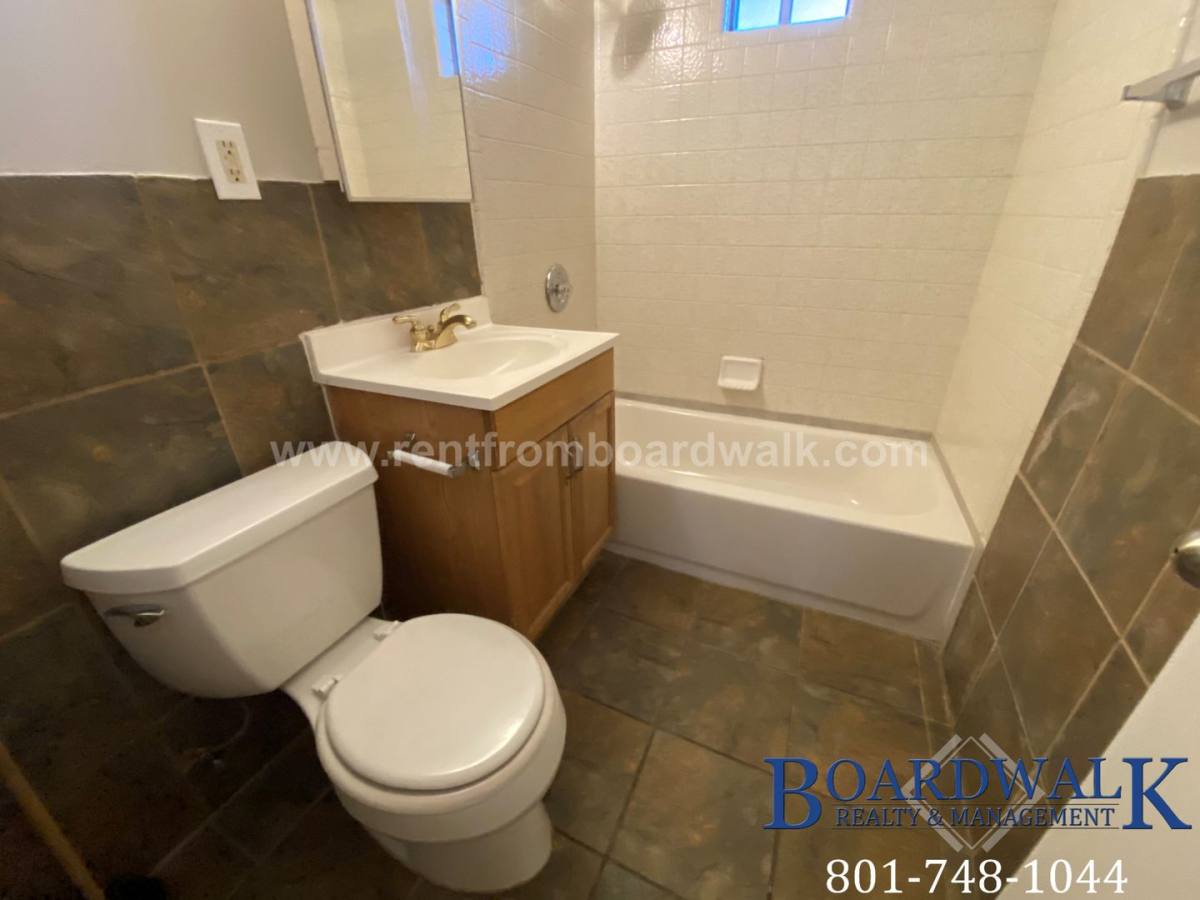 Apartment for rent at 2527 E Valley View, Salt Lake City, UT 84124