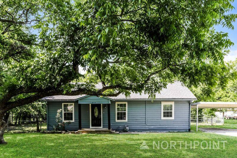 House for rent at 517 Burgett St, Forney, TX 75126