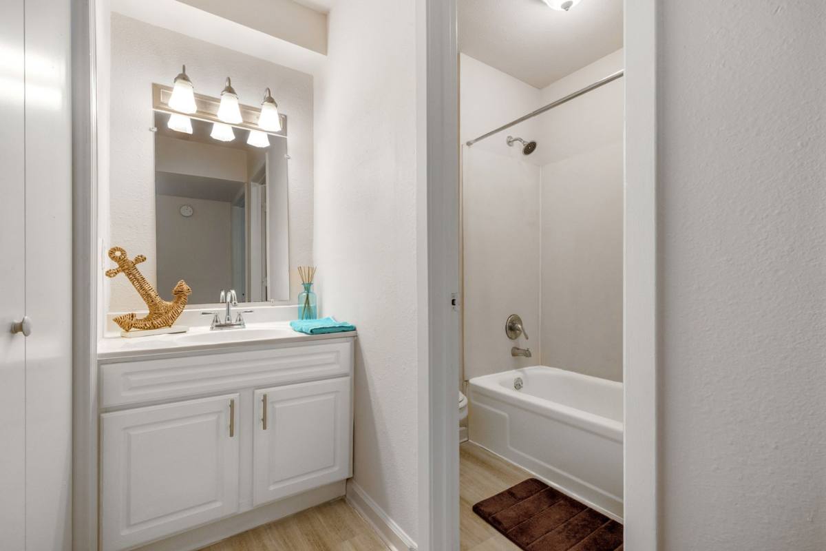 Apartment for rent at 4859 W Napoleon Ave, Metairie, LA 70001