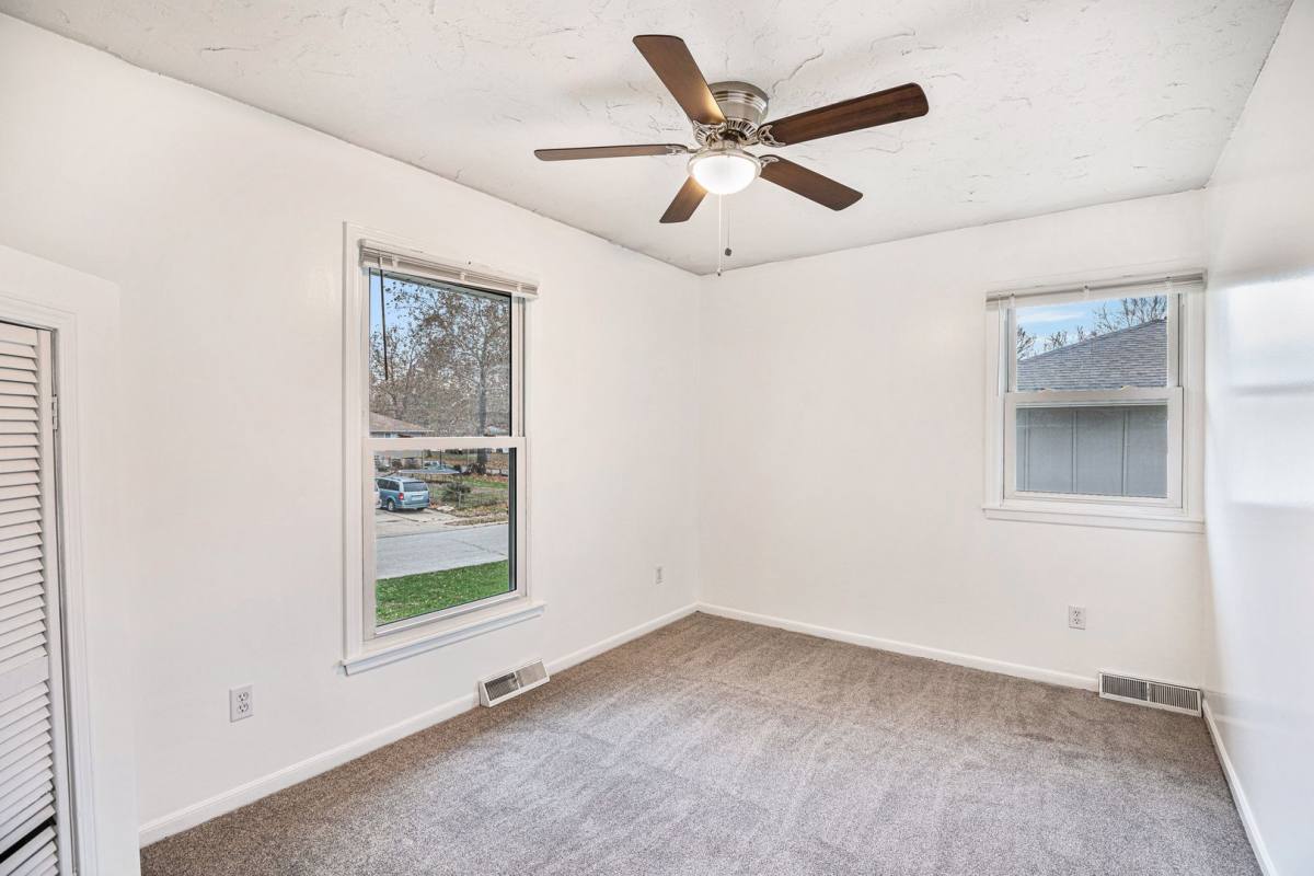 House for rent at 1208 S Mayview Ave, Independence, MO 64057