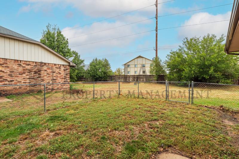 Apartment for rent at 6908 W O'Neil St, Wichita, KS 67212