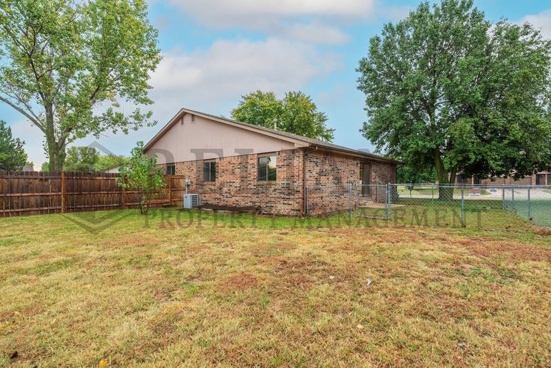 Apartment for rent at 6908 W O'Neil St, Wichita, KS 67212