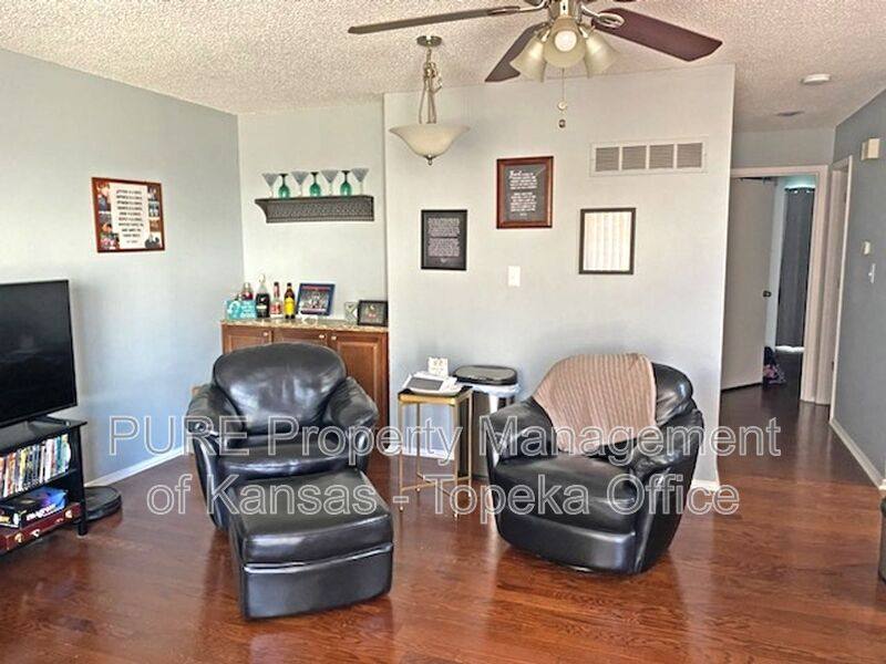 Townhouse for rent at 10903 Gillette St, Overland Park, KS 66210