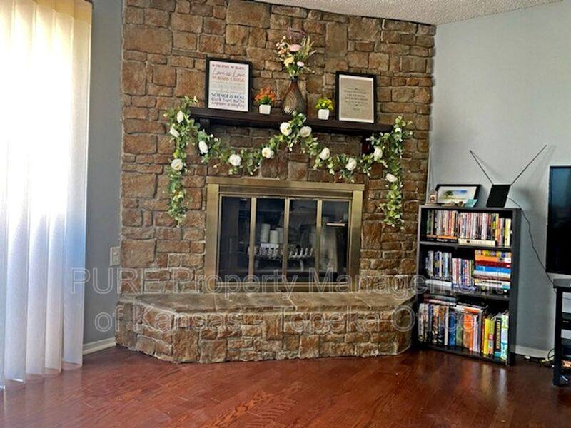Townhouse for rent at 10903 Gillette St, Overland Park, KS 66210