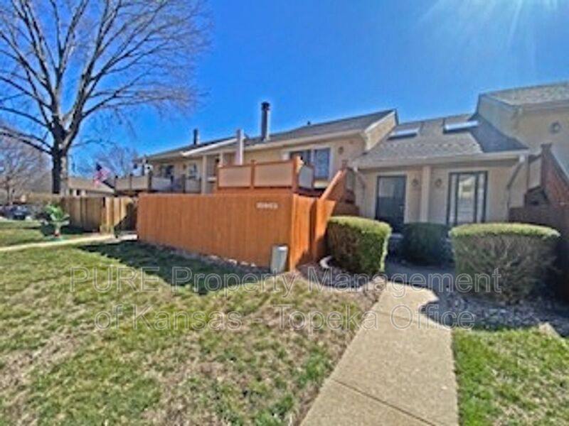 Townhouse for rent at 10903 Gillette St, Overland Park, KS 66210
