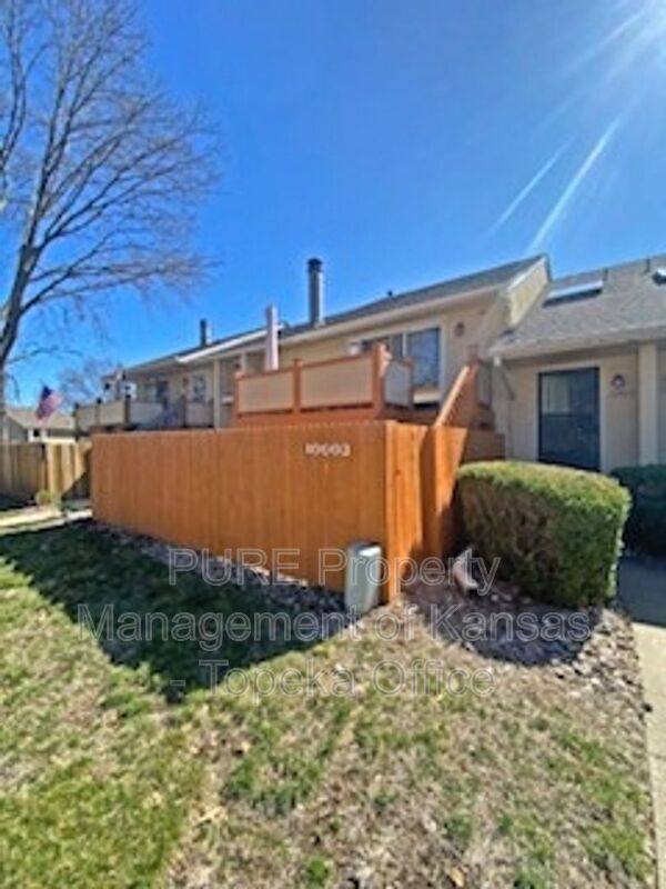 Townhouse for rent at 10903 Gillette St, Overland Park, KS 66210