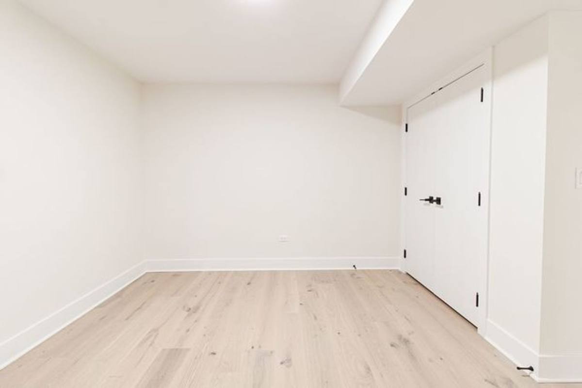 Apartment for rent at 6341-6343 N Wayne, Chicago, IL 60660