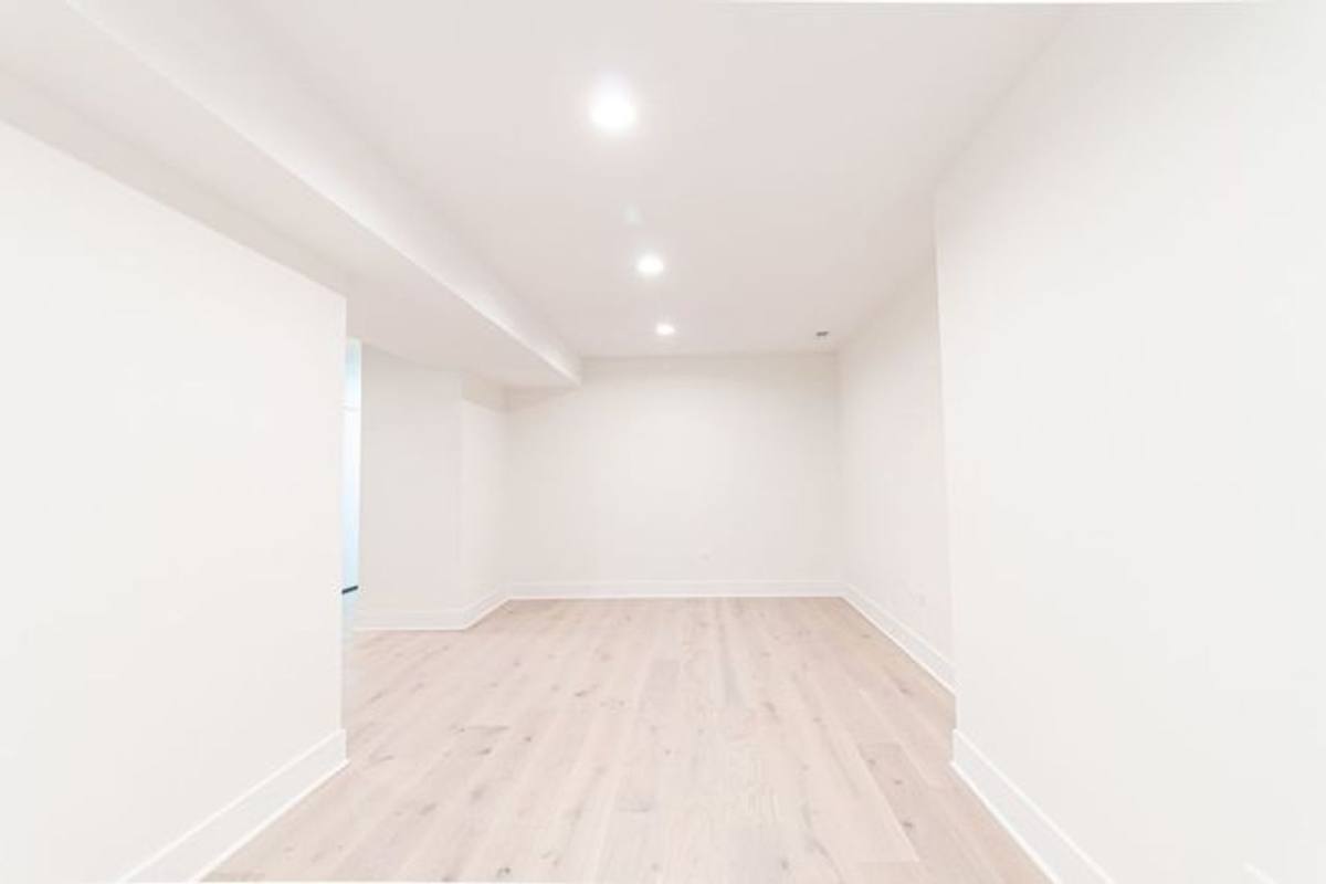 Apartment for rent at 6341-6343 N Wayne, Chicago, IL 60660