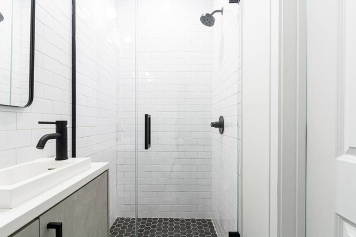 Apartment for rent at 6341-6343 N Wayne, Chicago, IL 60660