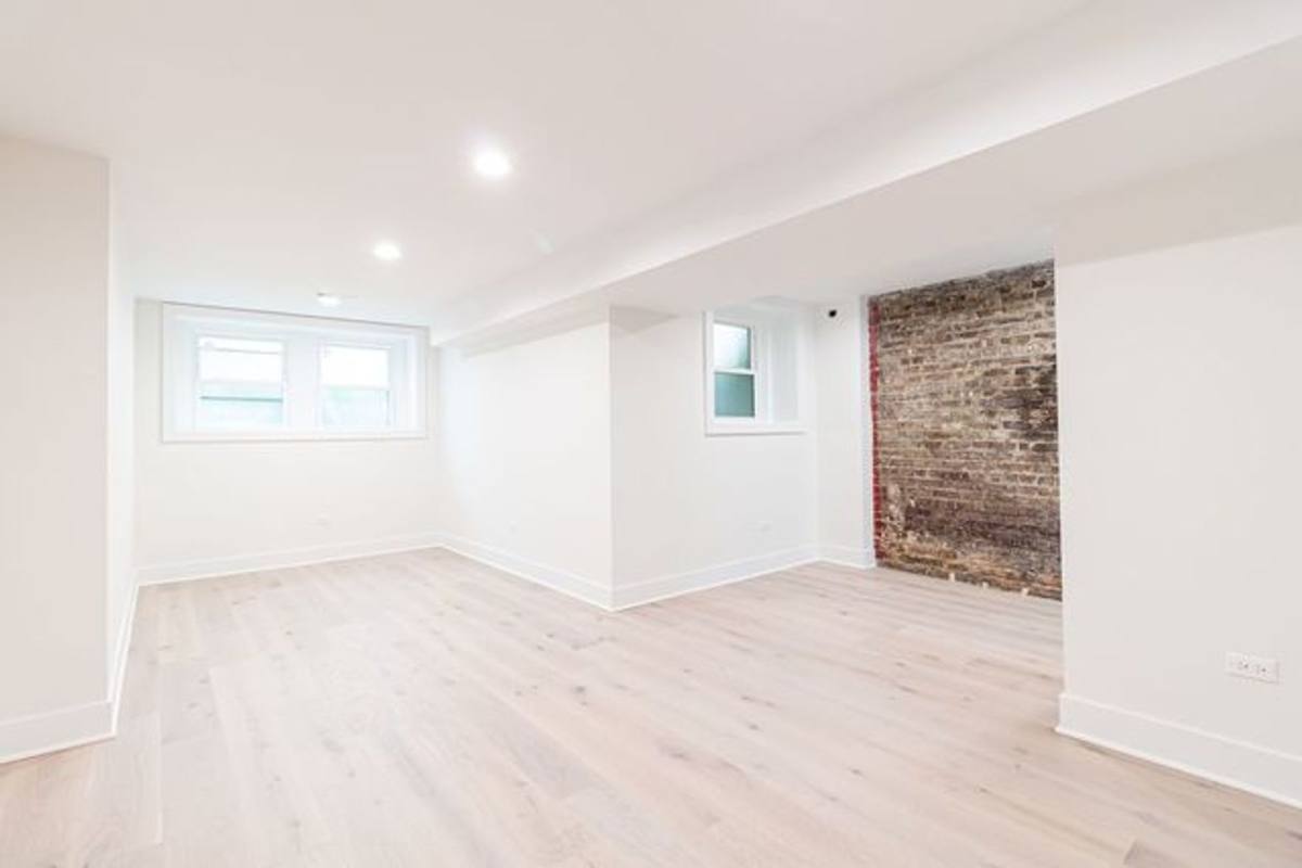 Apartment for rent at 6341-6343 N Wayne, Chicago, IL 60660