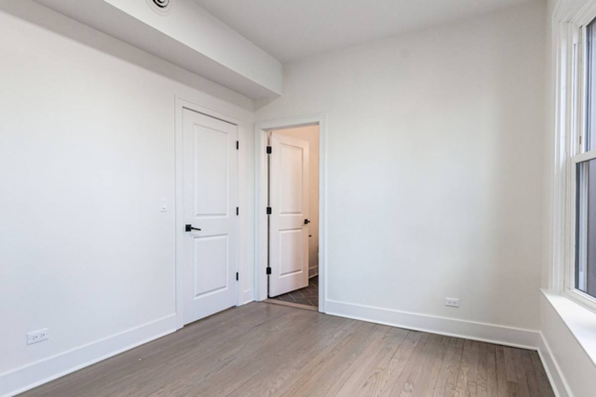 Apartment for rent at 6341-6343 N Wayne, Chicago, IL 60660