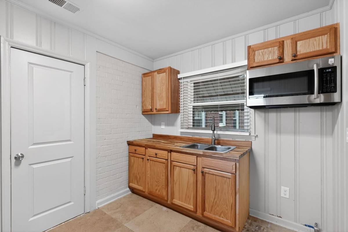House for rent at 879 Sylvan Place SW, Atlanta, GA 30310