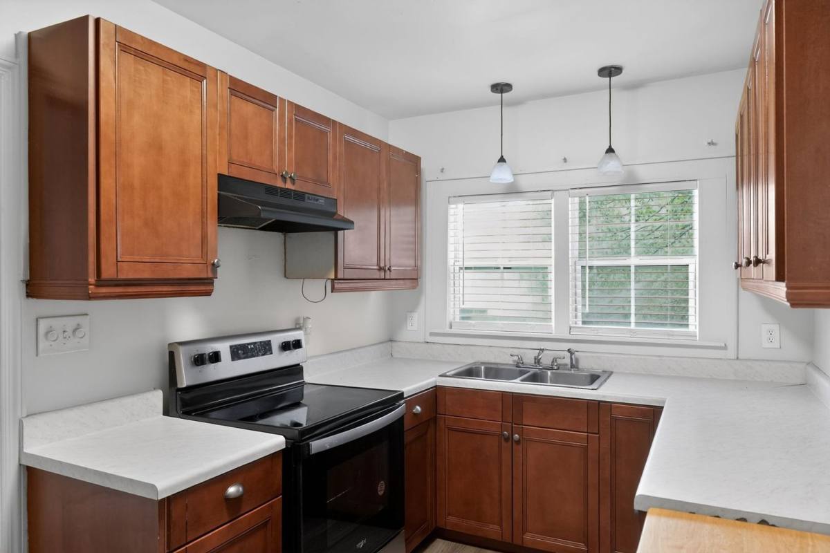 House for rent at 879 Sylvan Place SW, Atlanta, GA 30310