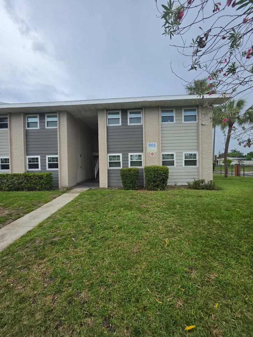 Apartment for rent at 801 Sky Lake Circle, Orlando, FL 32809
