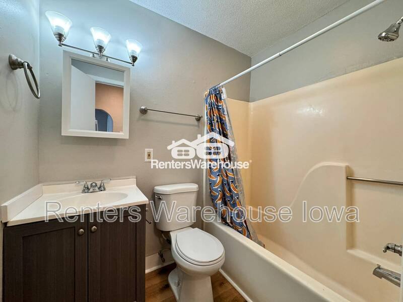 Apartment for rent at 1314 22nd St #1, Des Moines, IA 50311