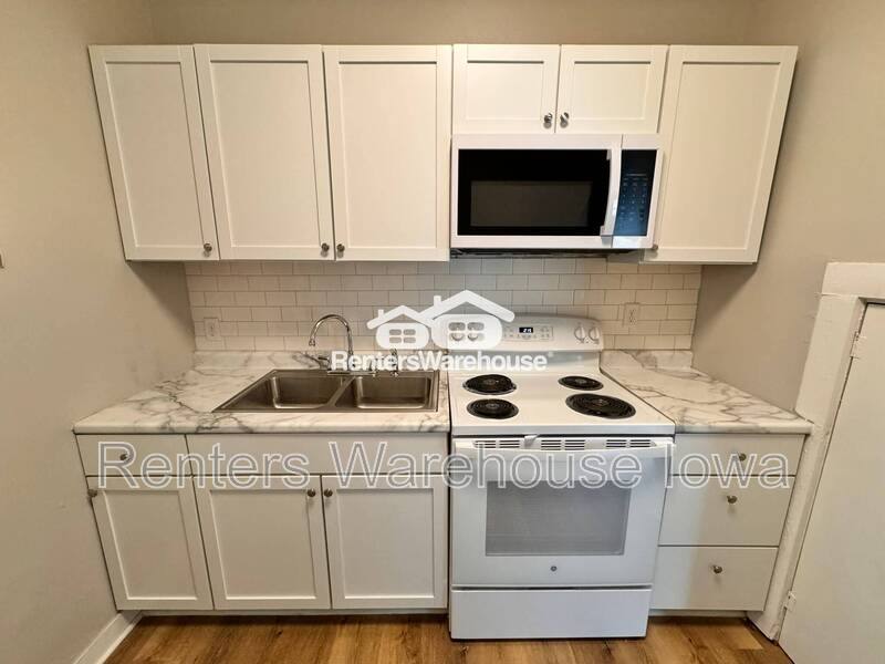 Apartment for rent at 1314 22nd St #1, Des Moines, IA 50311