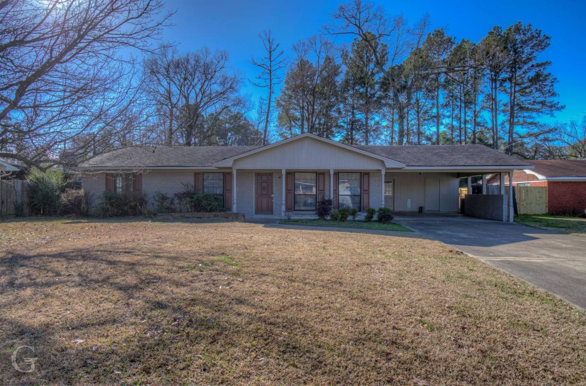 House for rent at 1021 Willow Dr, Shreveport, LA 71118