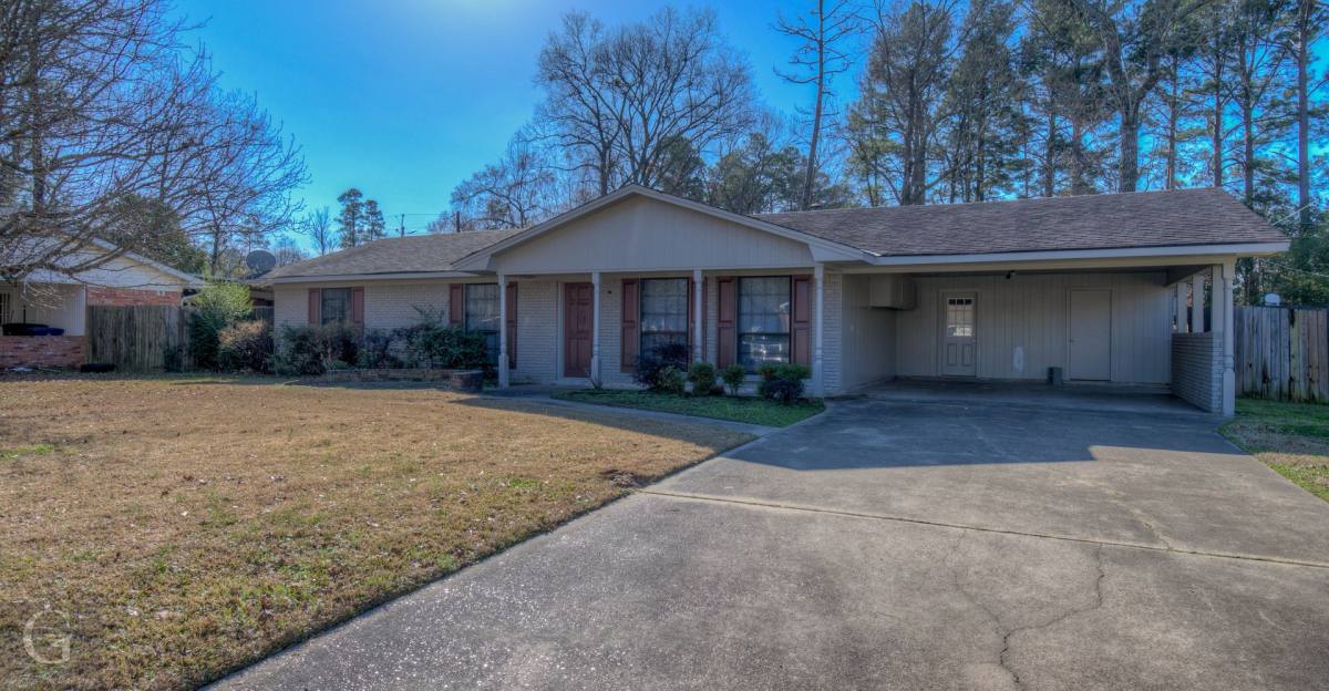 House for rent at 1021 Willow Dr, Shreveport, LA 71118
