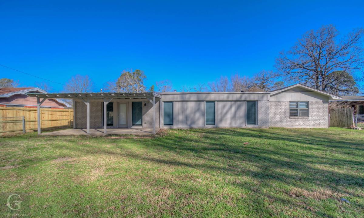 House for rent at 1021 Willow Dr, Shreveport, LA 71118