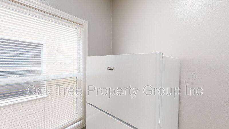 House for rent at 2451 Seminary Ave #301, Oakland, CA 94605