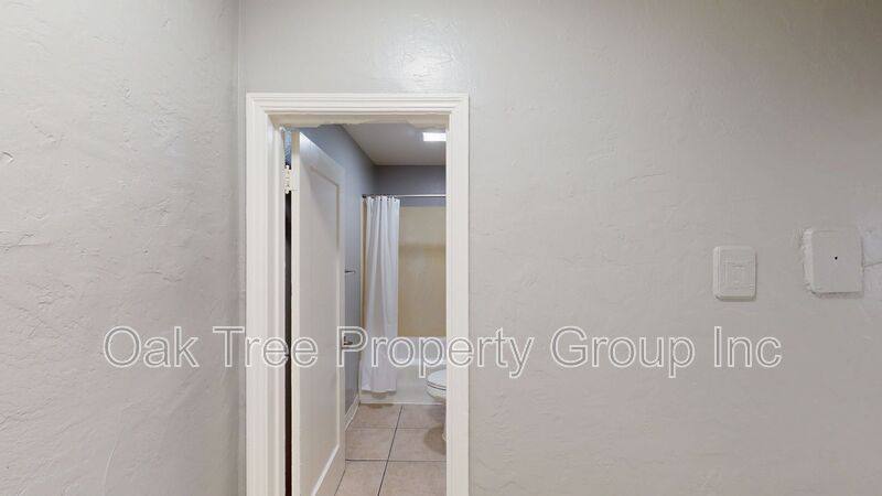 House for rent at 2451 Seminary Ave #301, Oakland, CA 94605
