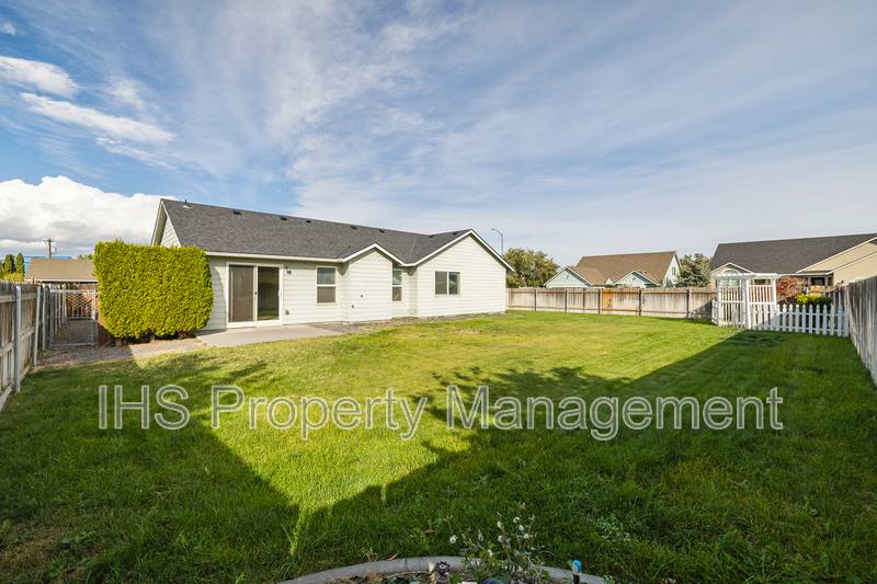 Townhouse for rent at 1701 W 30th Ave, Kennewick, WA 99337