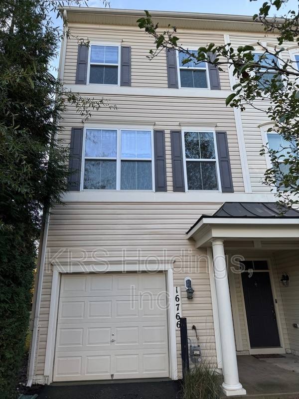 Townhouse for rent at 16766 Blackjack Oak Lane, Woodbridge, VA 22191