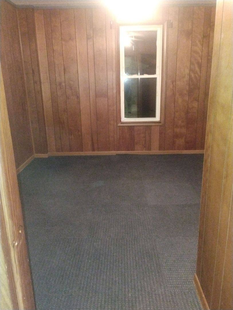 Apartment for rent at 20 1 2 Alum St, Weston, WV 26452