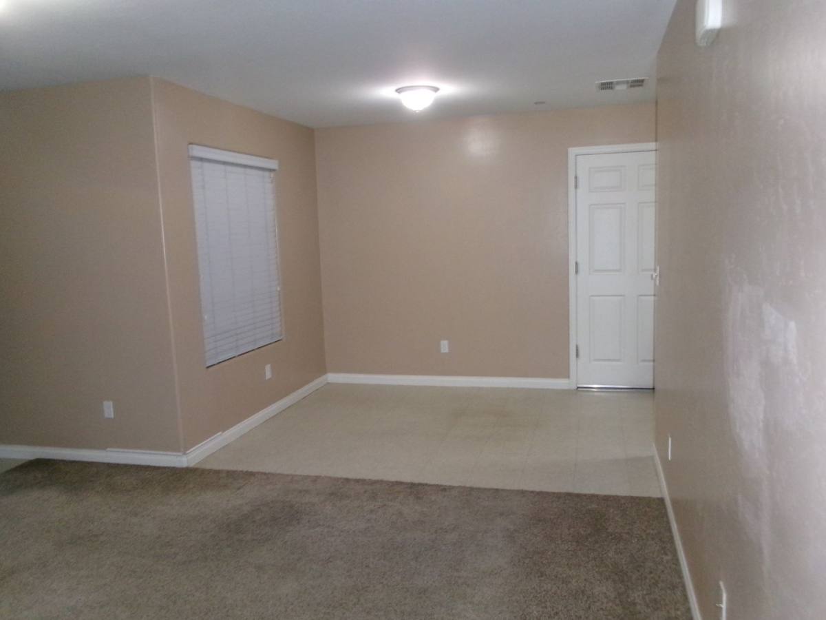 Apartment for rent at 624 W Day Ave, Bakersfield, CA 93308