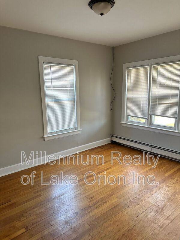 House for rent at 3185 Buckingham Ave, Berkley, MI 48072