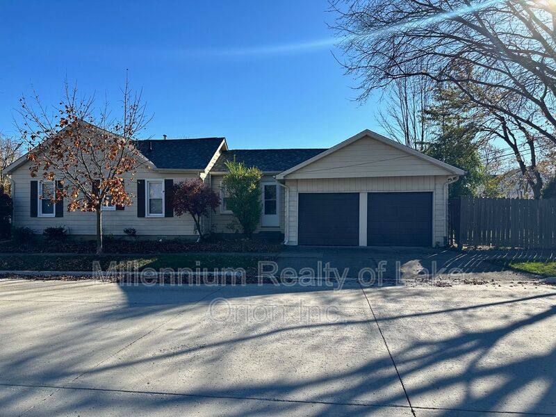House for rent at 3185 Buckingham Ave, Berkley, MI 48072