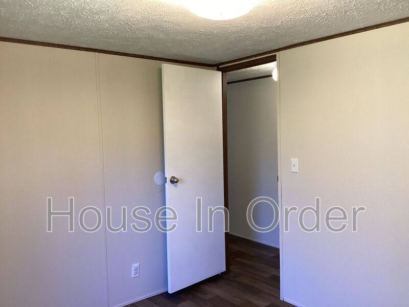 House for rent at 109 Shamrock Park Dr, Landrum, SC 29356