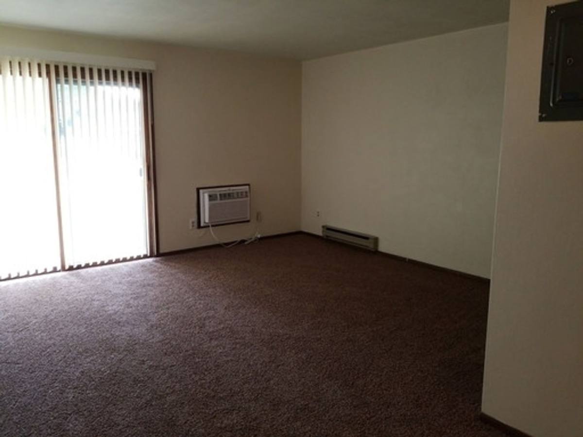 Apartment for rent at 2025 W Wall St, Janesville, WI 53548