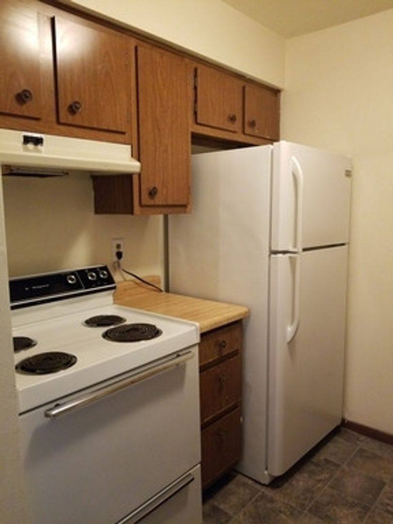 Apartment for rent at 2025 W Wall St, Janesville, WI 53548