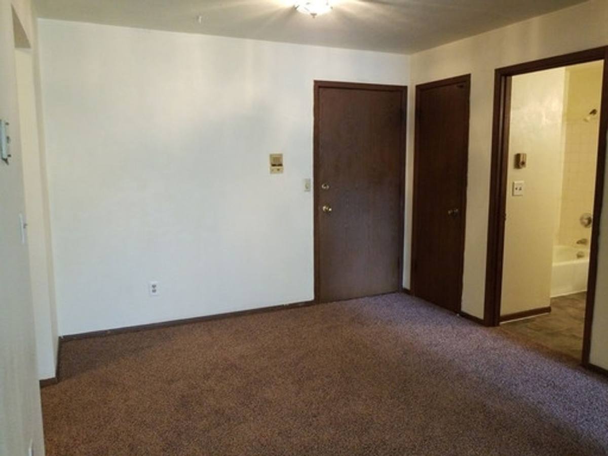 Apartment for rent at 2025 W Wall St, Janesville, WI 53548